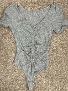 Women's Grey Ruched Front V-Neck Bodysuit Size Small (estimated)